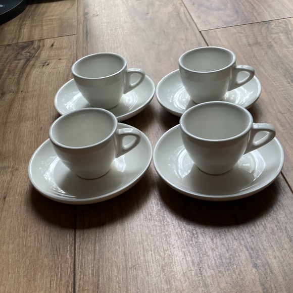 Espresso 4 Cups and Saucers White - Picture 3 of 3